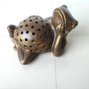 Sleeping Candle Frog
